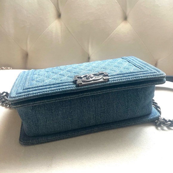 CHANEL Blue Denim Boy Flap Bag Meduim size - Picture 7 of 10